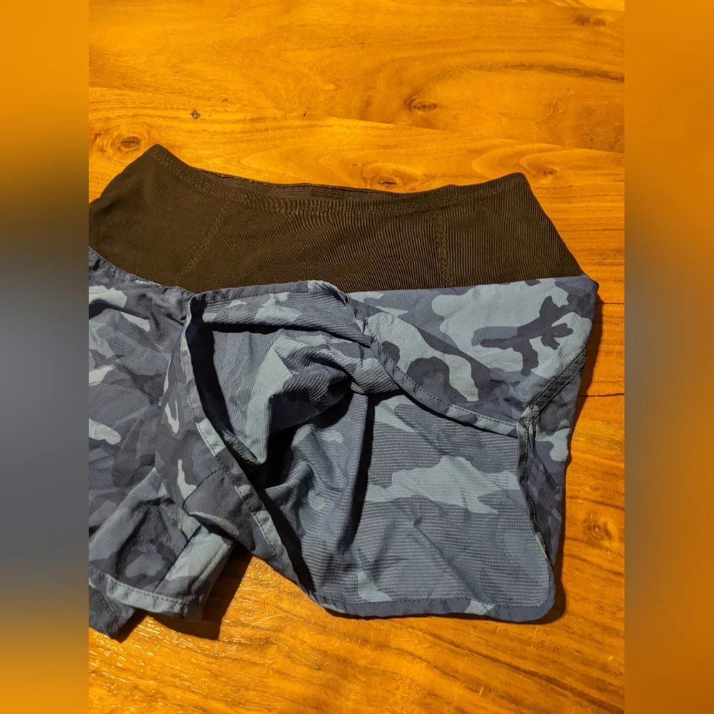 The North Face - Flyweight Active Shorts NBW91584  | Size Small: Blue Camouflage